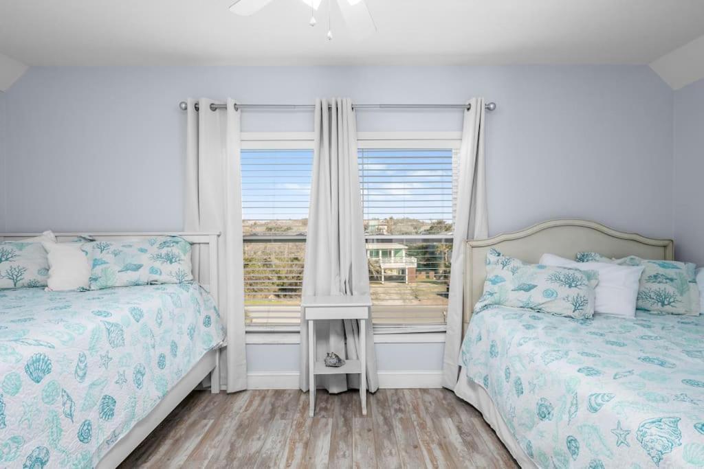 Vila Pool Haven Ocean View Oak Island Exteriér fotografie