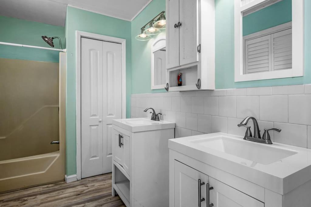 Vila Pool Haven Ocean View Oak Island Exteriér fotografie